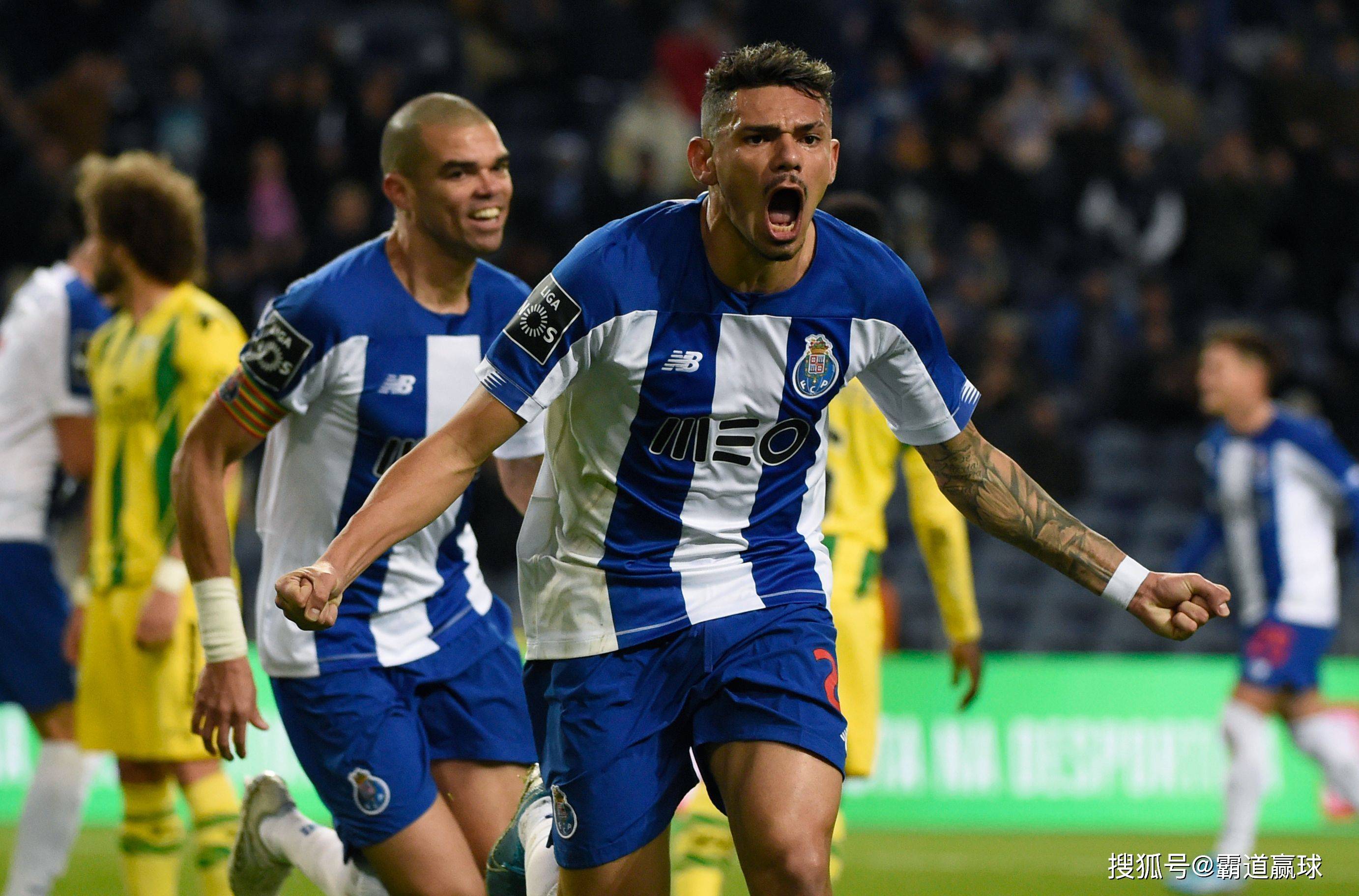 包含赛地聚焦——葡超赛后热度飙升;阿贾克斯遗憾出局;震撼外界;临场指挥获称赞的词条 包含赛地聚焦——葡超赛后热度飙升;阿贾克斯遗憾出局;震撼外界;临场指挥获称赞的词条