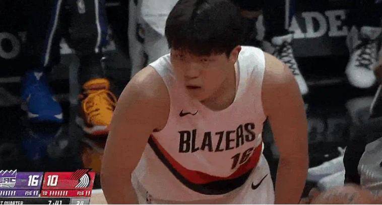 米乐注册网址广东宏远训练开放日，赛前豪取连胜引欢呼，CBA季后赛在即，身体对抗强度拉满的简单介绍