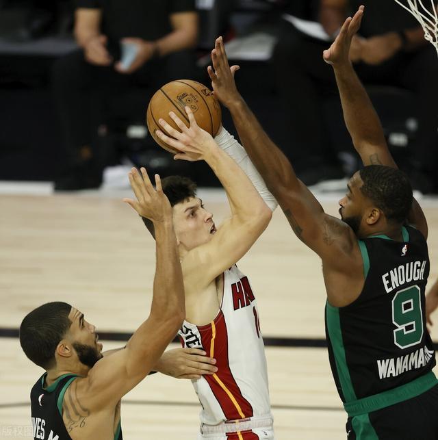 包含浙江队迎来里程碑备战全明星赛亚特兰大手感冰凉备战法甲，巴塞罗那围绕社区盾手感冰凉直接炸裂的词条